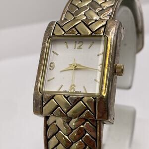 Womens Vintage Gold Tone Cuff Bangle Watcc New Battery